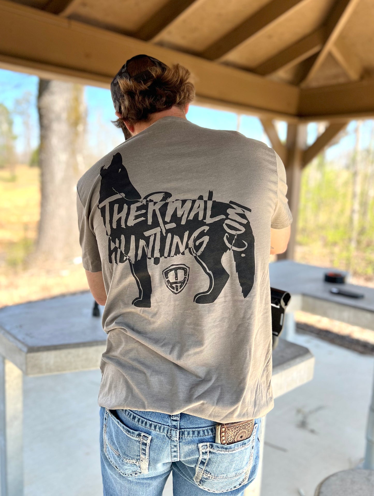 Howling Coyote Shirt - Warm Grey